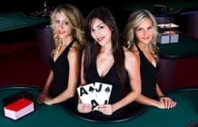 Meja live casino waras4d dengan dealer profesional di layar ponsel